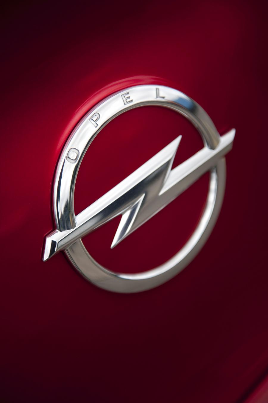  Opel GTC Paris Concept 2010 года  (фото 19 из 51)